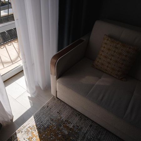 Resident Hotel Gogol Алма Ата Екстериор снимка