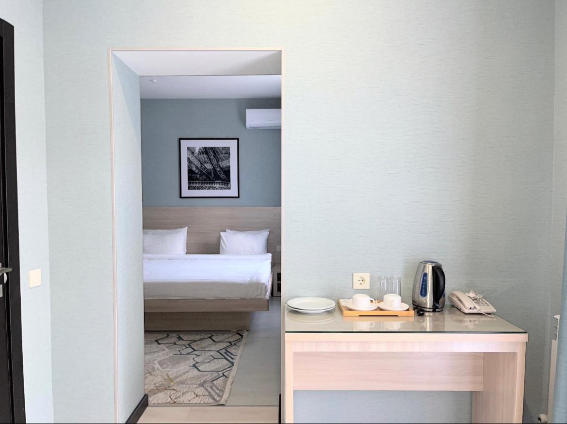 Resident Hotel Gogol Алма Ата Екстериор снимка