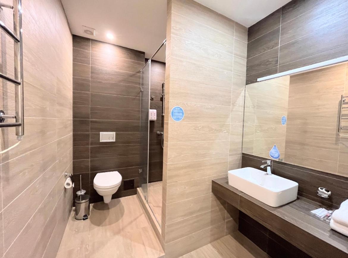 Resident Hotel Gogol Алма Ата Екстериор снимка