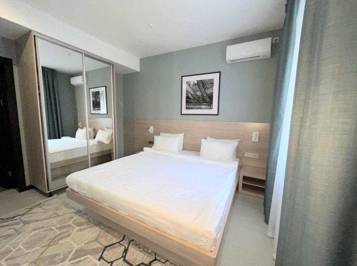 Resident Hotel Gogol Алма Ата Екстериор снимка
