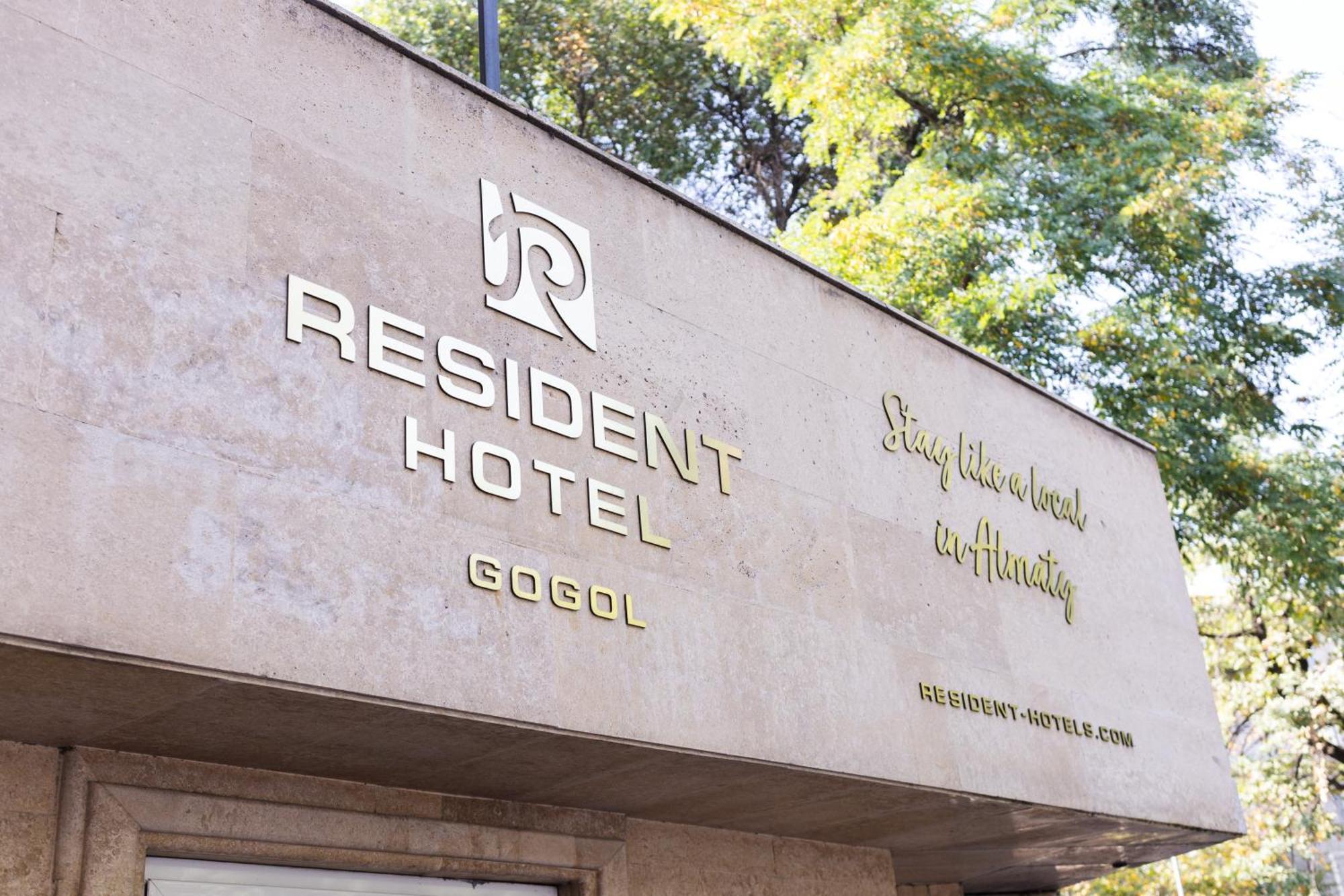 Resident Hotel Gogol Алма Ата Екстериор снимка