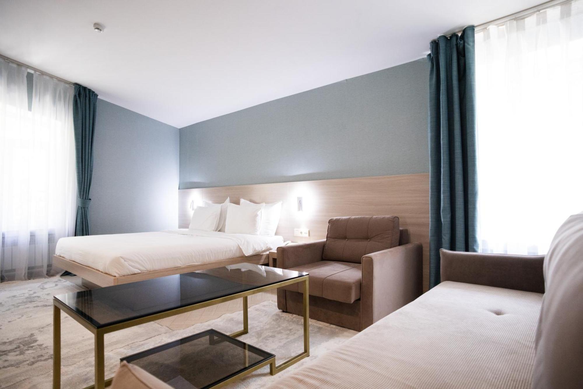 Resident Hotel Gogol Алма Ата Екстериор снимка