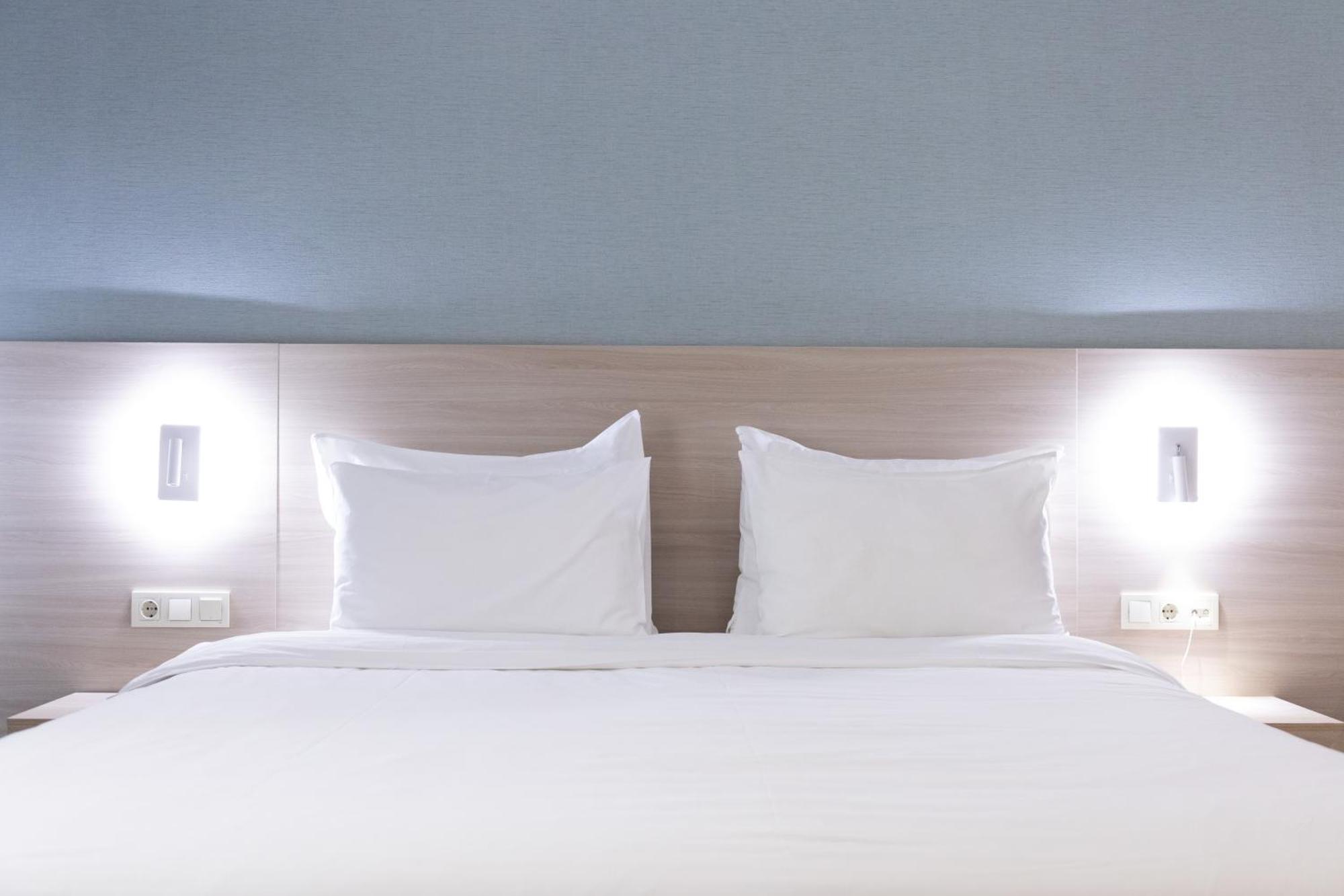 Resident Hotel Gogol Алма Ата Екстериор снимка