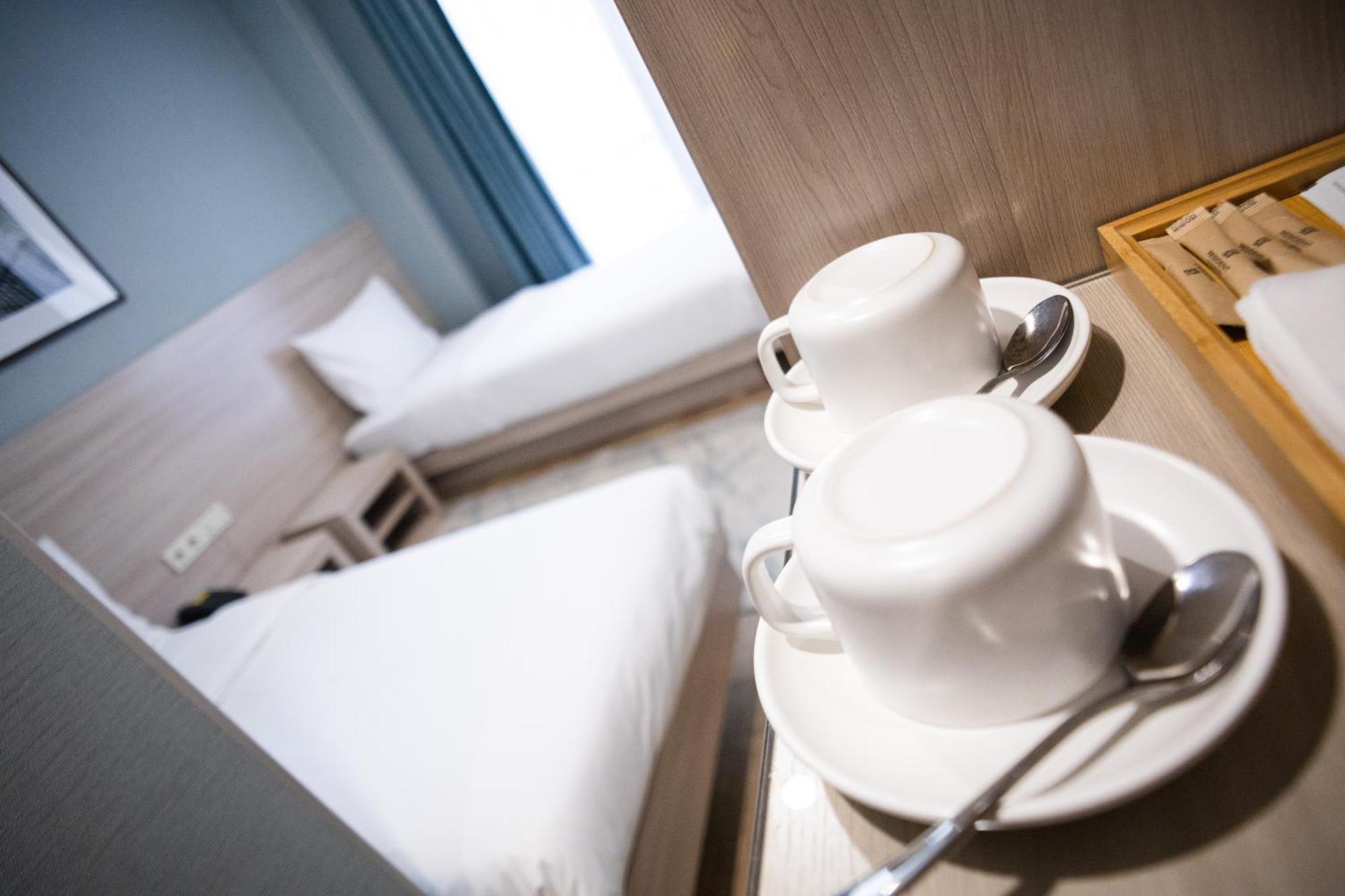 Resident Hotel Gogol Алма Ата Екстериор снимка