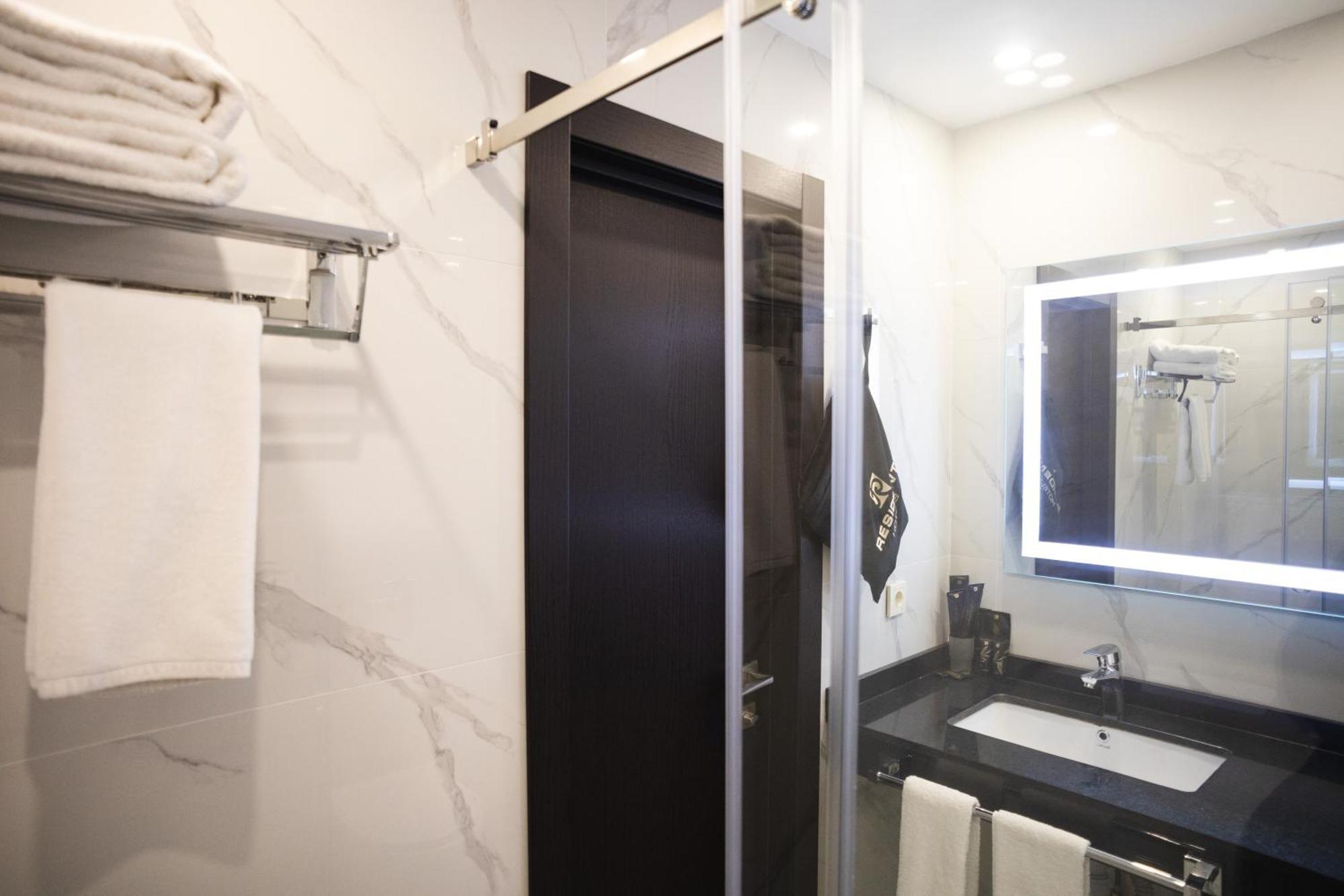 Resident Hotel Gogol Алма Ата Екстериор снимка