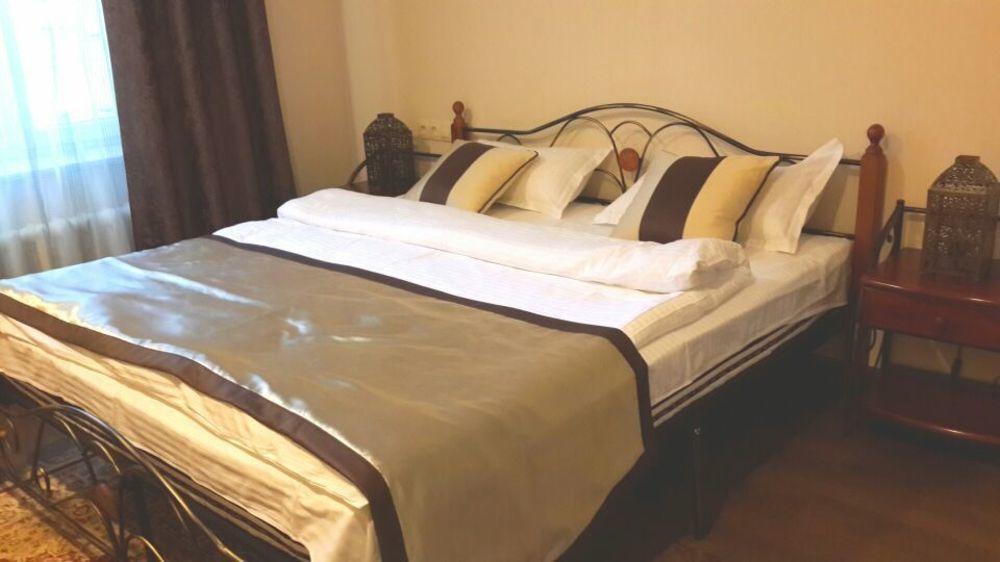 Resident Hotel Gogol Алма Ата Екстериор снимка