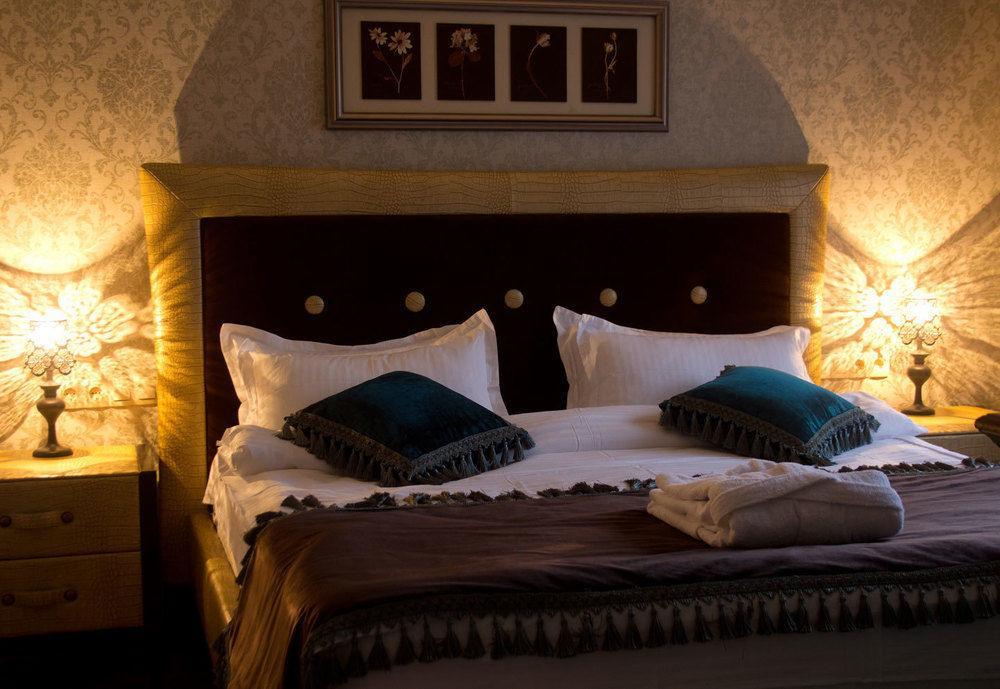 Resident Hotel Gogol Алма Ата Екстериор снимка