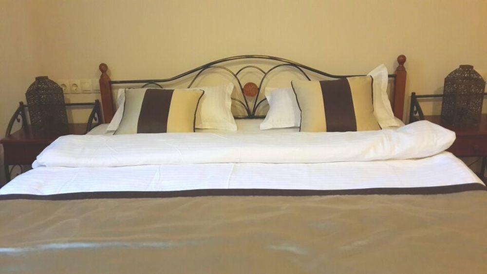 Resident Hotel Gogol Алма Ата Екстериор снимка