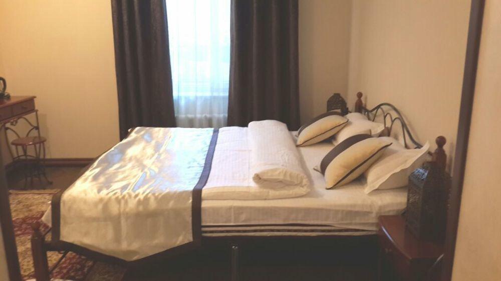 Resident Hotel Gogol Алма Ата Екстериор снимка