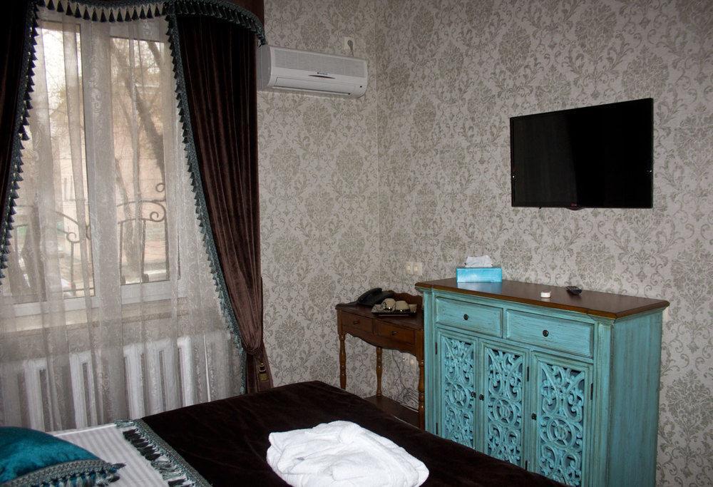Resident Hotel Gogol Алма Ата Екстериор снимка